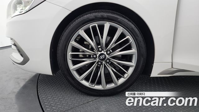 Hyundai Grandeur 2.4 Premium — photo 1 of 32