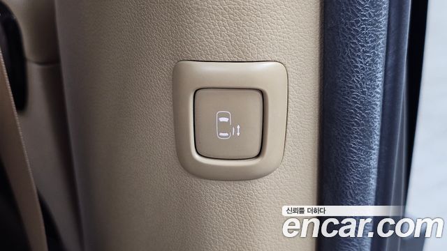 2015 Kia Canival 7-seater Limousine, photograph 8