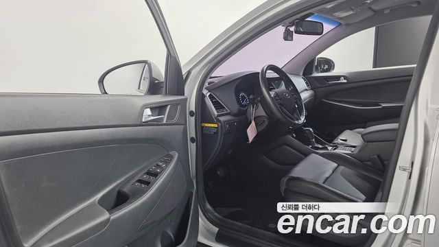 Hyundai Tucson Diesel 2.0 4WD — photo 1 of 27