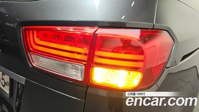 Kia Canival 9-seater Prestige — photo 1 of 31
