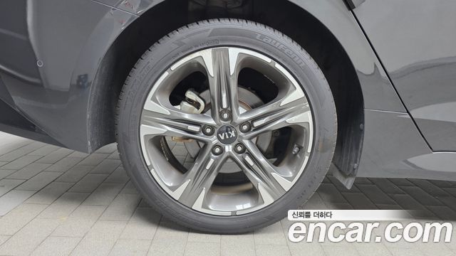 Kia K5 2.0 — photo 1 of 20