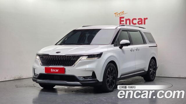 Kia Canival Diesel 9-Seater Noblesse — photo 1 of 20
