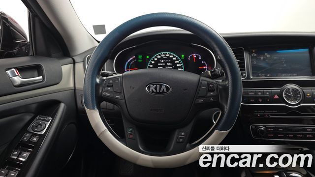 Kia K7 700h Prestige — photo 1 of 36