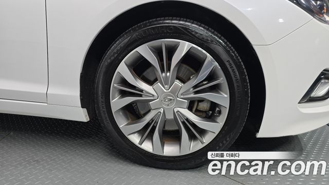 Hyundai Sonata 1.7 Diesel Smart — photo 1 of 31