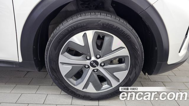 Kia Niro Air — photo 1 of 32