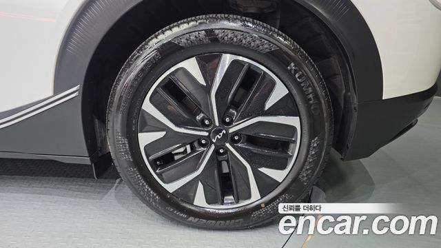Kia EV6 Long Range — photo 1 of 30