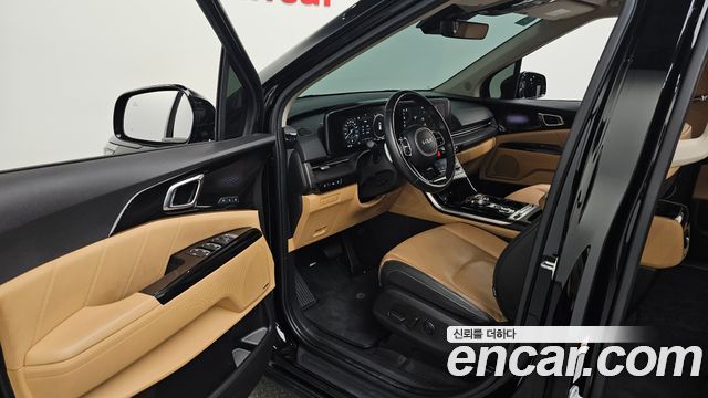 Kia Canival Diesel 9-Seater Signature — photo 1 of 35