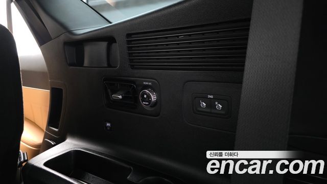 Kia Sorento Gasoline 2.5T 2WD — photo 1 of 40