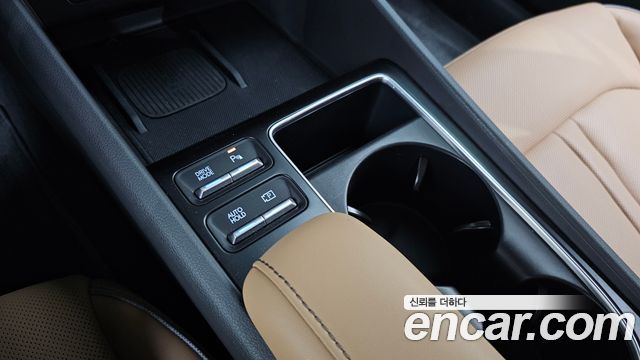 Hyundai Sonata 1.6 Turbo — photo 1 of 36