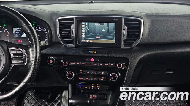 Kia Sportage Diesel 2WD Noblesse — photo 1 of 30