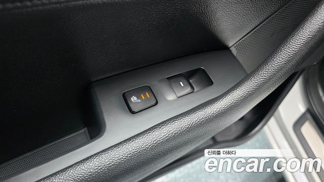 Hyundai Sonata 2.0 Premium — photo 1 of 33