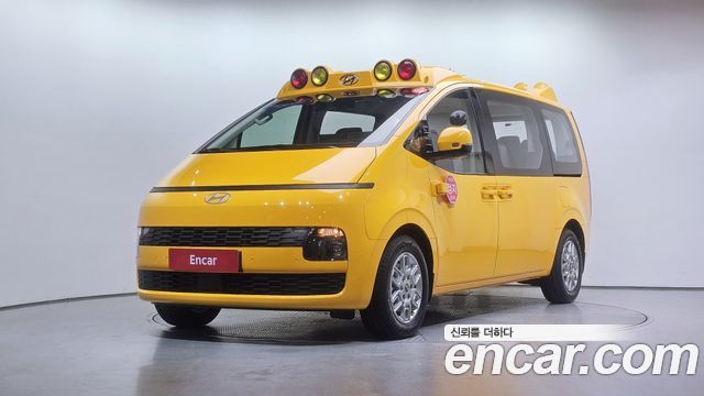 Hyundai Staria HEV 1.6T Kinder Safety Car — photo 1 of 31