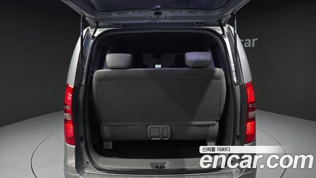 Hyundai Starex Wagon 11-Seater — photo 1 of 30