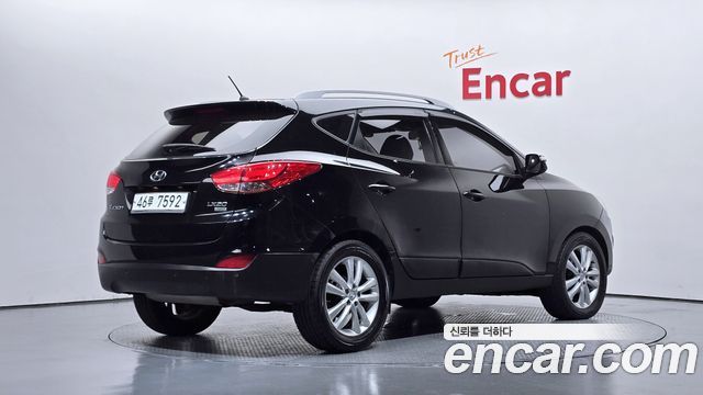 2010 Hyundai Tucson Diesel 2WD LX20, photograph 8