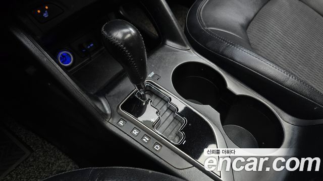 2010 Hyundai Tucson Diesel 2WD LX20, photograph 12