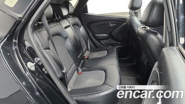 2010 Hyundai Tucson Diesel 2WD LX20, photograph 6