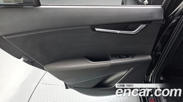 Kia Niro Air — photo 1 of 33