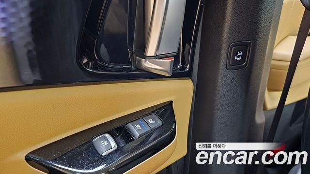Kia Canival Diesel 9-Seater Signature — photo 1 of 30
