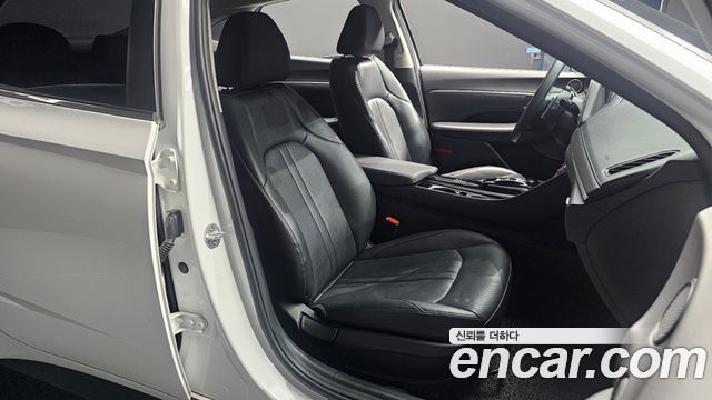 Hyundai Sonata 2.0 LPG(rental car) — photo 1 of 20