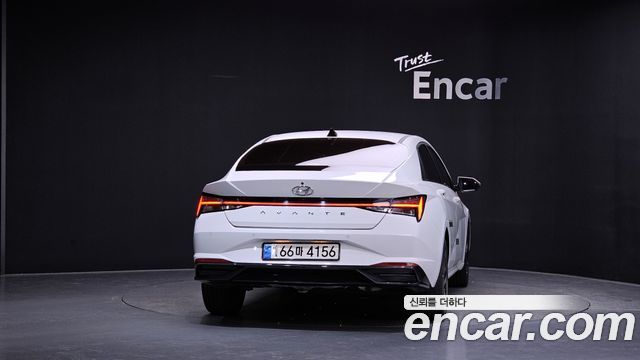 Hyundai AVANTE 1.6 — photo 1 of 36