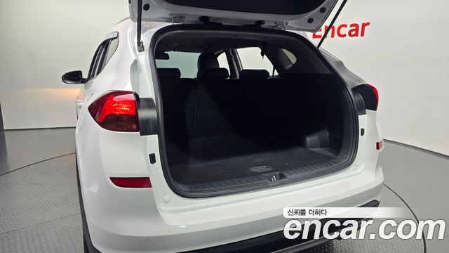 Hyundai Tucson Diesel 2.0 2WD — photo 1 of 31