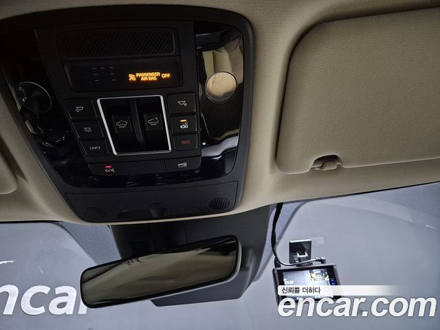 Kia Canival Diesel 9-Seater Signature — photo 1 of 40