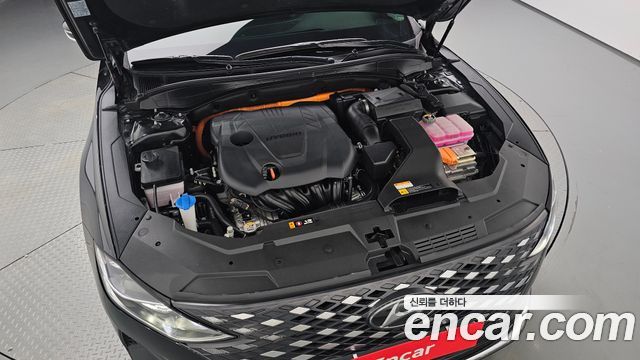 Hyundai Grandeur Le Blanc — photo 1 of 34