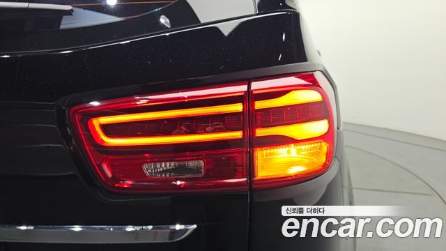 2019 Kia Canival 9-Seater Noblesse Special, photograph 1