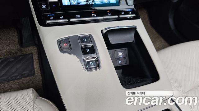 Hyundai Grandeur 2.5 — photo 1 of 30