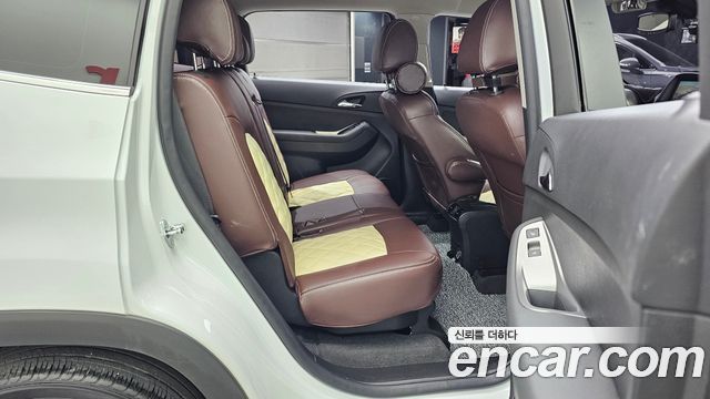ChevroletGMDaewoo Orlando 2.0 Diesel LTZ — photo 1 of 31