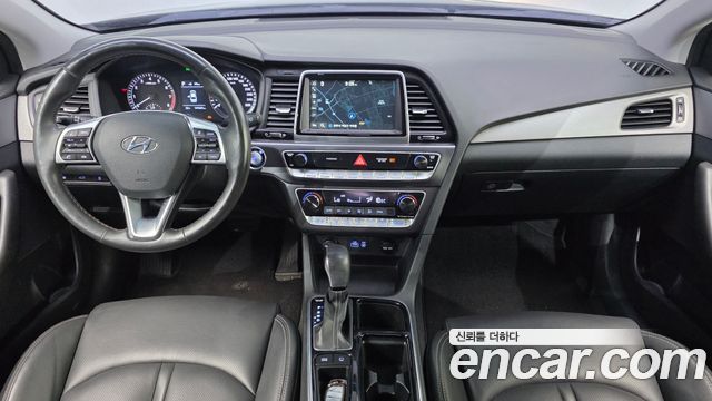 Hyundai Sonata 2.0 Smart Spicial — photo 1 of 20