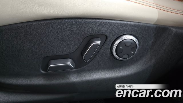 2026 Genesis GV70 2.5T Gasoline AWD, photograph 8