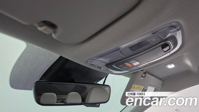 Hyundai AVANTE 1.6 — photo 1 of 31