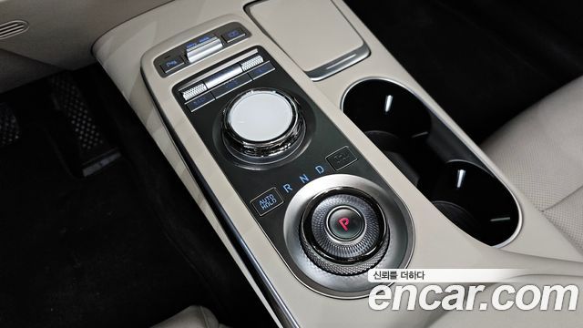 Genesis GV70 2.5T Gasoline 2WD — photo 1 of 20