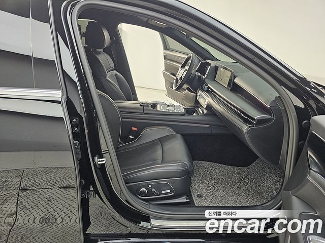 Genesis G90 Gasoline 3.5 Turbo AWD — photo 1 of 20
