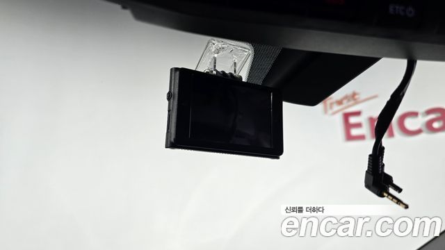 Hyundai AVANTE 1.6 — photo 1 of 30