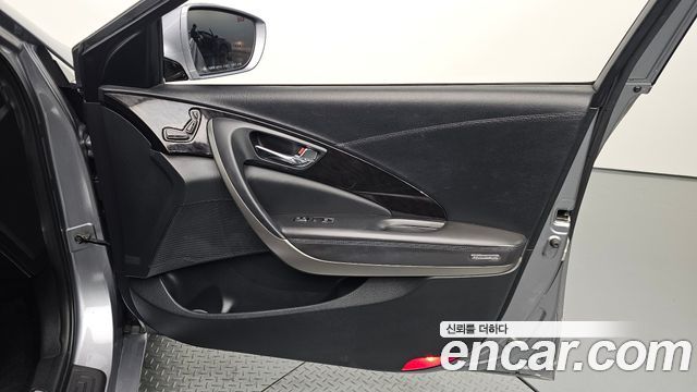 Hyundai Grandeur HG220 Diesel Modern — photo 1 of 30
