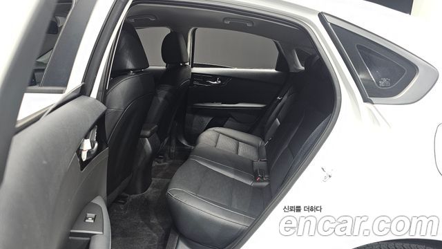 Kia K3 1.6 — photo 1 of 30