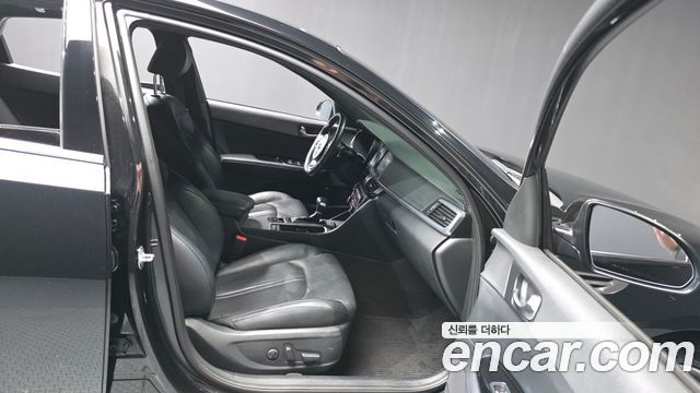 Kia K5 1.7 Diesel SX — photo 1 of 20