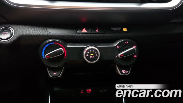 Kia Stonic Diesel 1.6 — photo 1 of 31
