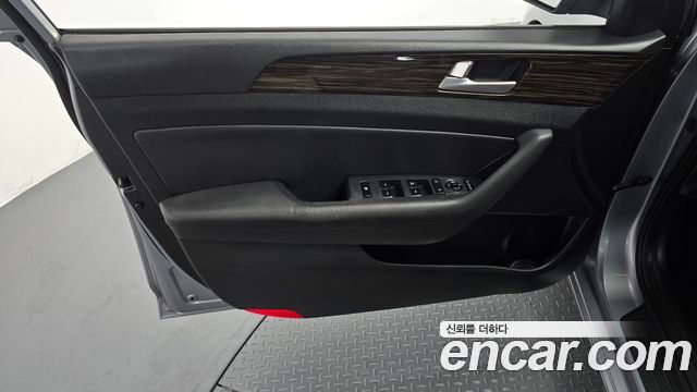 Hyundai Sonata 1.7 Diesel Smart — photo 1 of 30