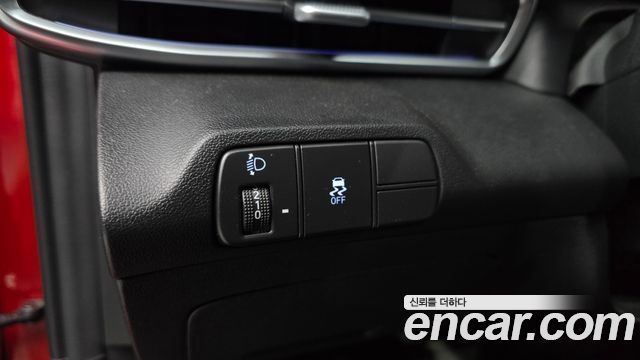 Hyundai AVANTE 1.6 — photo 1 of 20