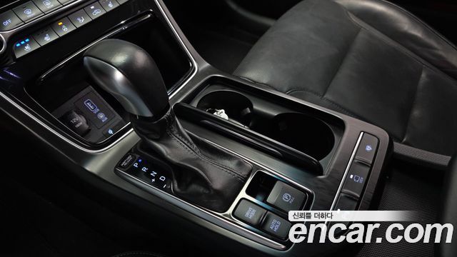 Hyundai Grandeur 2.4 Special — photo 1 of 33