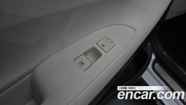 Hyundai Grandeur 2.5 — photo 1 of 38