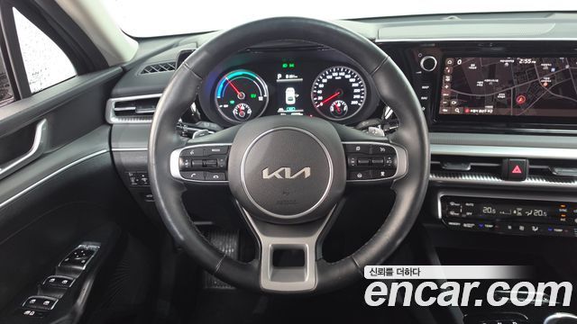 Kia K5 Prestige — photo 1 of 35