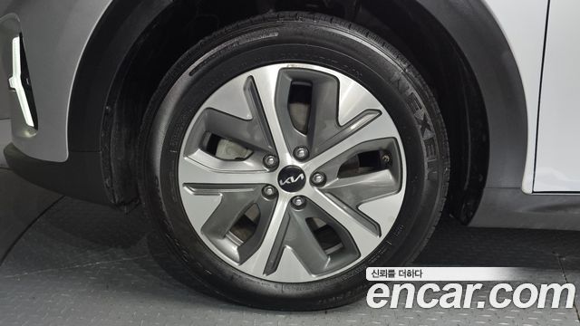 Kia Niro Air — photo 1 of 30