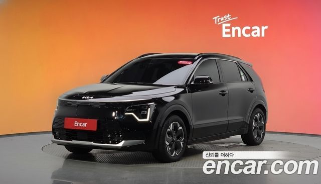 Kia Niro Earth — photo 1 of 34