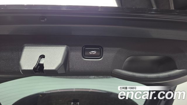 Kia Sportage Gasoline 1.6 Turbo 2WD — photo 1 of 36