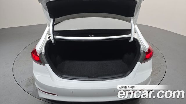 Hyundai AVANTE 1.6 GDI Style — photo 1 of 30