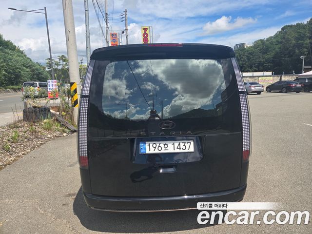 Hyundai Staria HEV 1.6 Lounge 9-Seater — photo 1 of 13